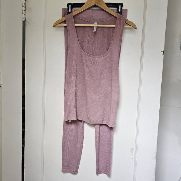 NWOT•Fabletics RestoreKnit Coord Set Tank (M) and leggings (L) - Picture 10 of 15